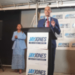 Virginia: Democratische kandidaat voor procureur-generaal Jay Jones onder vuur na uitlekken van gewelddadige sms-berichten