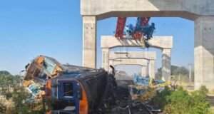 Bij een enorme brand in Thailand zijn zeker 25 mensen omgekomen en 64 gewond geraakt nadat een kraan instortte en een rijdende trein raakte.
| Nieuws in Assen