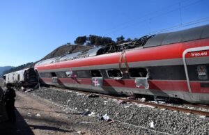 De Spaanse machinisten roepen op tot staking omdat dodelijke ontsporingen zorgen baren. vervoer nieuws
| Nieuws in Assen