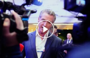 Newsom noemt wereldleiders ‘zielig’ omdat ze buigen voor Trump
| Nieuws in Assen